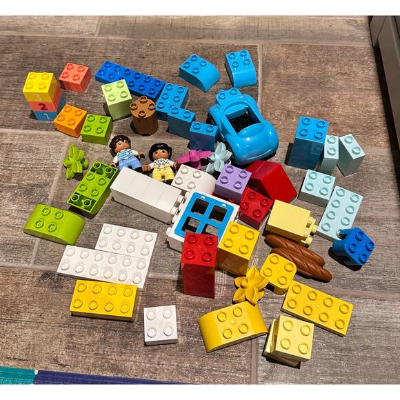 LEGO DUPLO Classic Brick Building Set 10913 - Picture 2 of 3